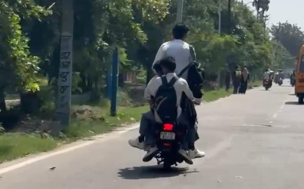Viral Photo